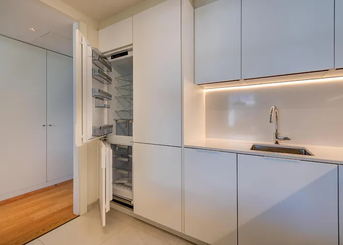 Cond Bayline - Liro - - Gym - - Pool - Wifi - By Bedzy Διαμέρισμα