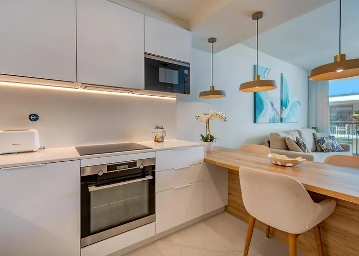 Cond Bayline - Liro - - Gym - - Pool - Wifi - By Bedzy Appartamento