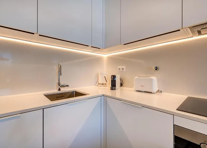 Cond Bayline - Liro - - Gym - - Pool - Wifi - By Bedzy