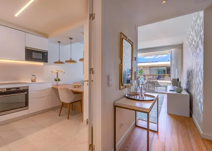 Cond Bayline - Liro - - Gym - - Pool - Wifi - By Bedzy Διαμέρισμα