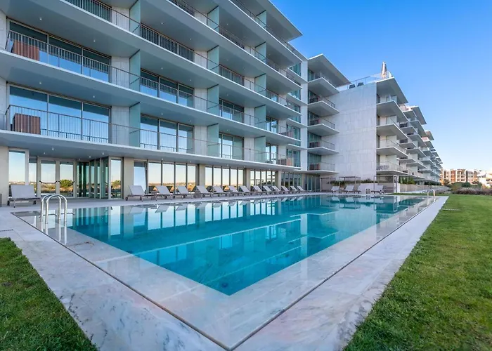 Cond Bayline - Liro - - Gym - - Pool - Wifi - By Bedzy