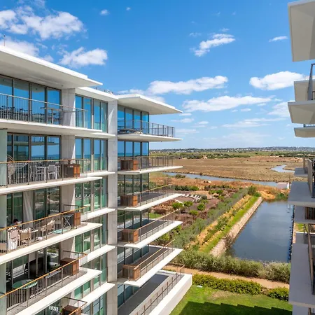 Lägenhet Cond Bayline - Liro - - Gym - - Pool - Wifi - By Bedzy *