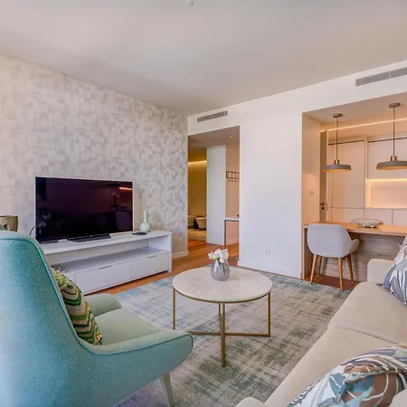 Cond Bayline - Liro - - Gym - - Pool - Wifi - By Bedzy