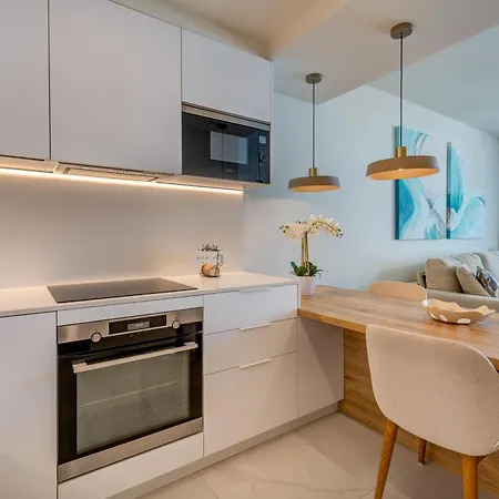 Cond Bayline - Liro - - Gym - - Pool - Wifi - By Bedzy Lägenhet