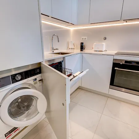 Cond Bayline - Liro - - Gym - - Pool - Wifi - By Bedzy