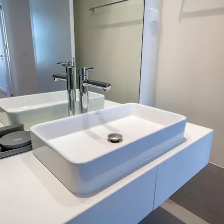 Lägenhet Cond Bayline - Liro - - Gym - - Pool - Wifi - By Bedzy