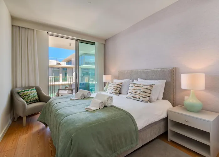 아파트 Cond Bayline - Liro - - Gym - - Pool - Wifi - By Bedzy