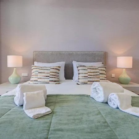 Cond Bayline - Liro - - Gym - - Pool - Wifi - By Bedzy